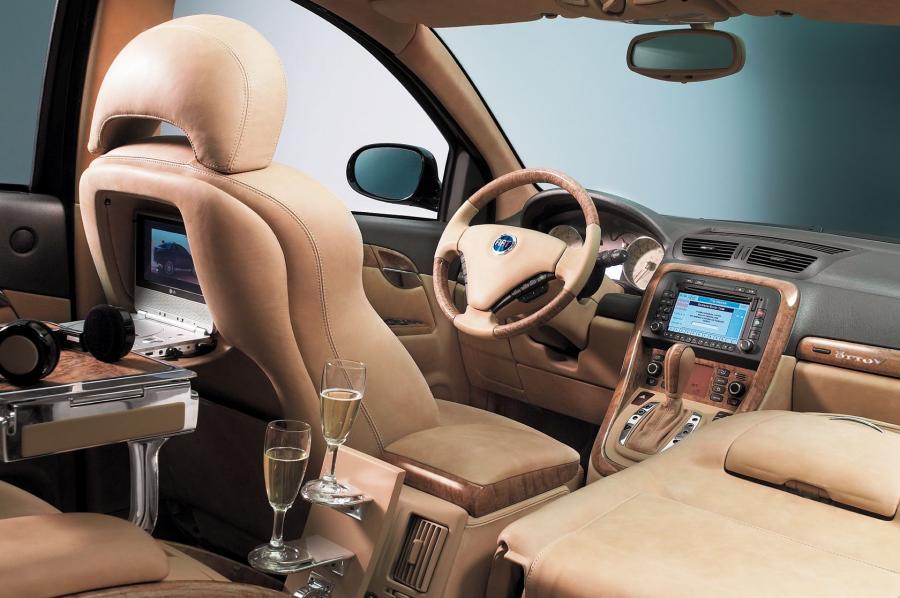  Fiat Croma 8ttoV Concept 2005 года  (фото 2 из 11)